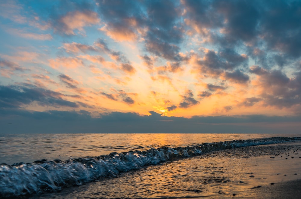 foto di specchio d'acqua