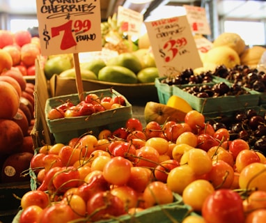 red and yellow apple fruits on display