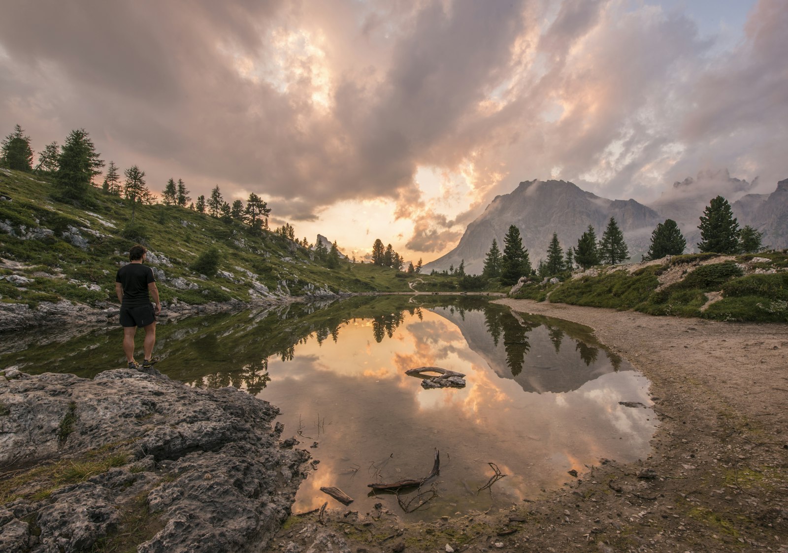 Nikon D800 + Nikon AF-S Nikkor 14-24mm F2.8G ED sample photo. Man stands on rock photography