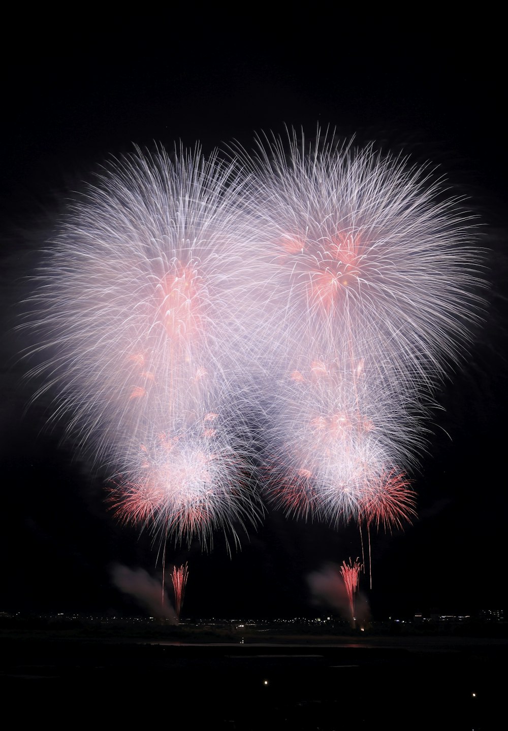 Feu d’artifice blanc et rouge