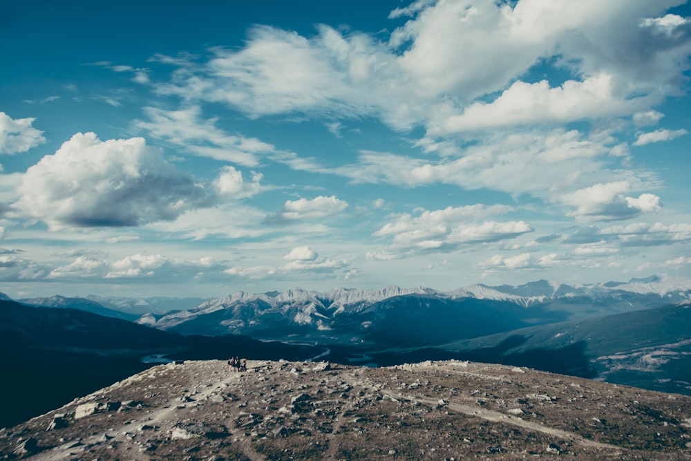 Fotografía de la cordillera durante el día