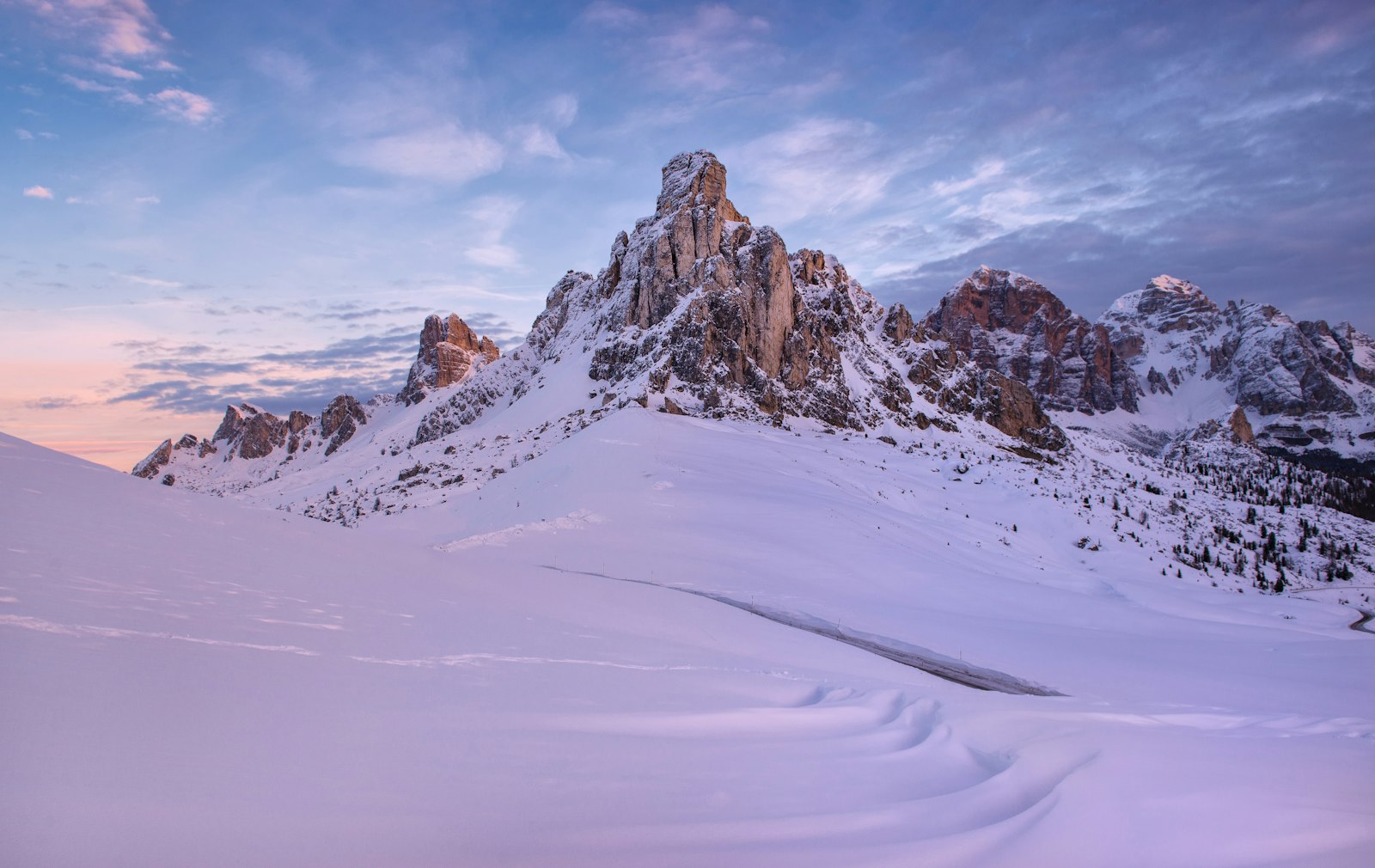 Nikon D600 + Nikon AF-S Nikkor 24-70mm F2.8G ED sample photo. Snowfield near mountain alps photography