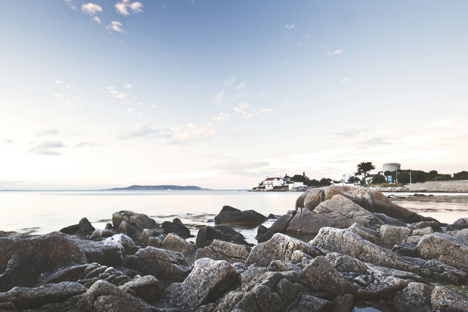 Sigma 10-20mm F4-5.6 EX DC HSM sample photo. Rock formation on seashore photography