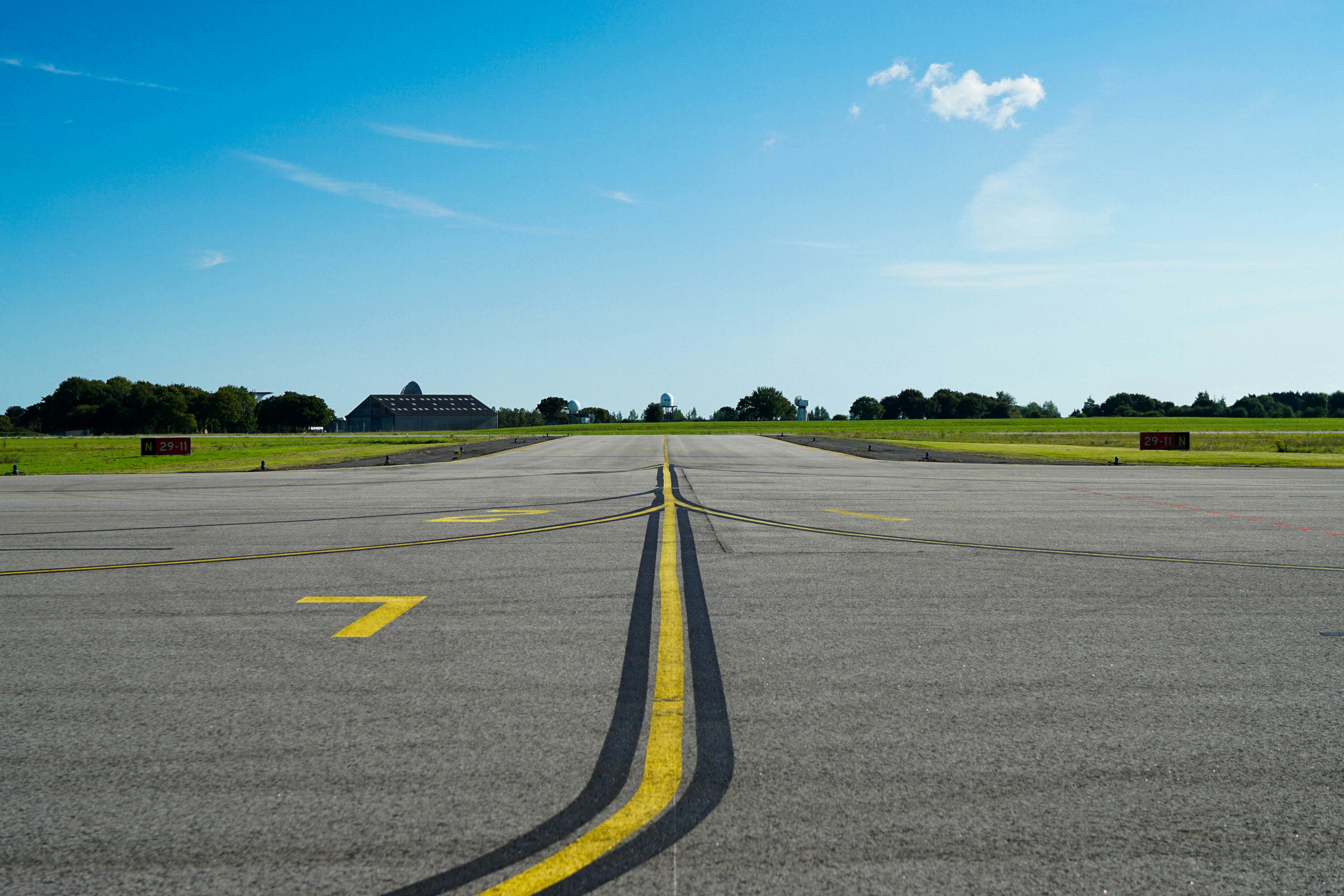Newark Airport to Reopen Runway Ahead of Schedule