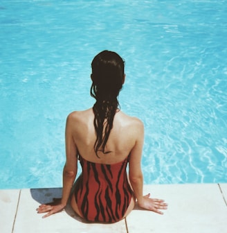 woman wearing black and red monokini