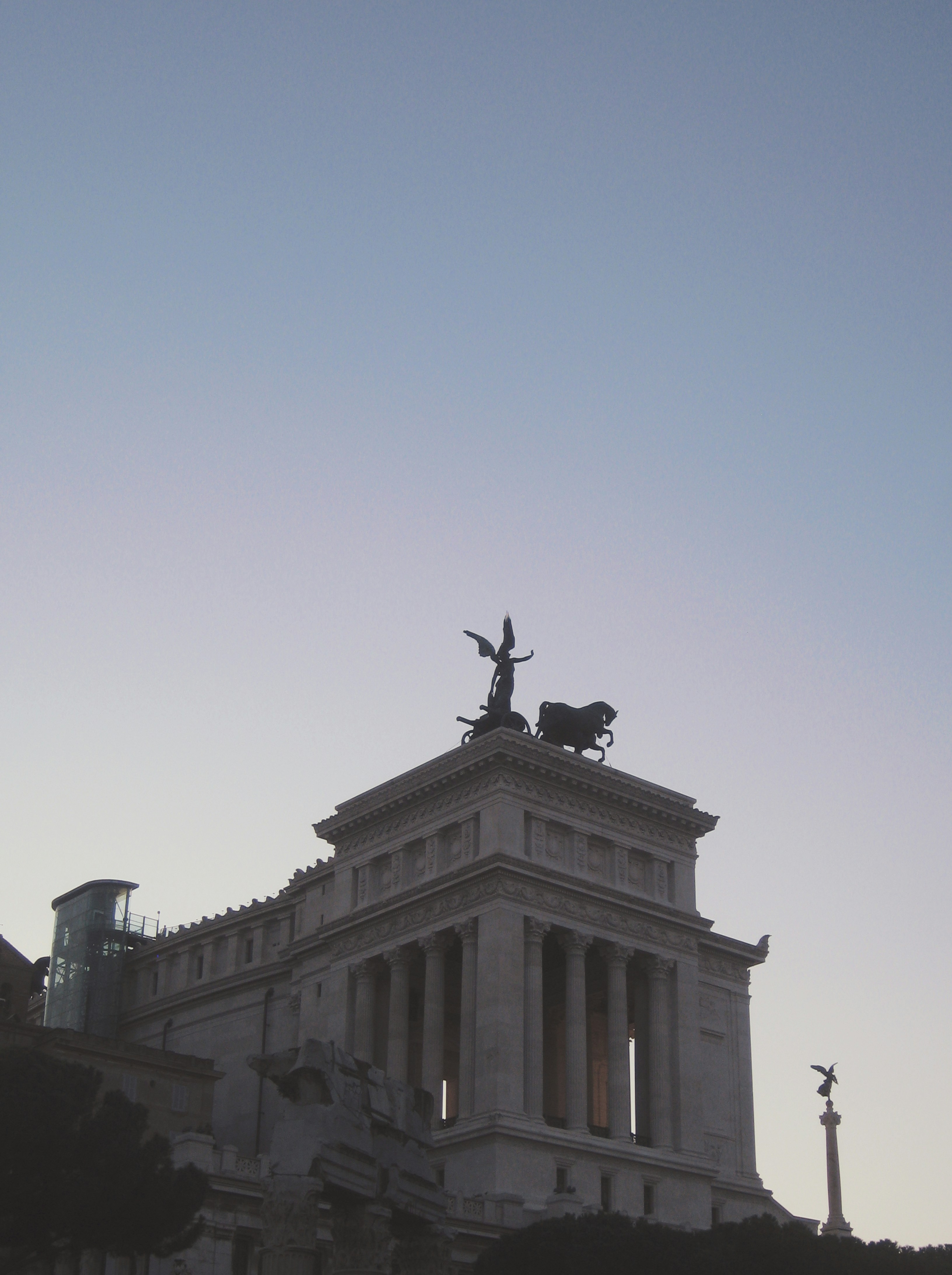 Free Unsplash photo from Andrew Larson