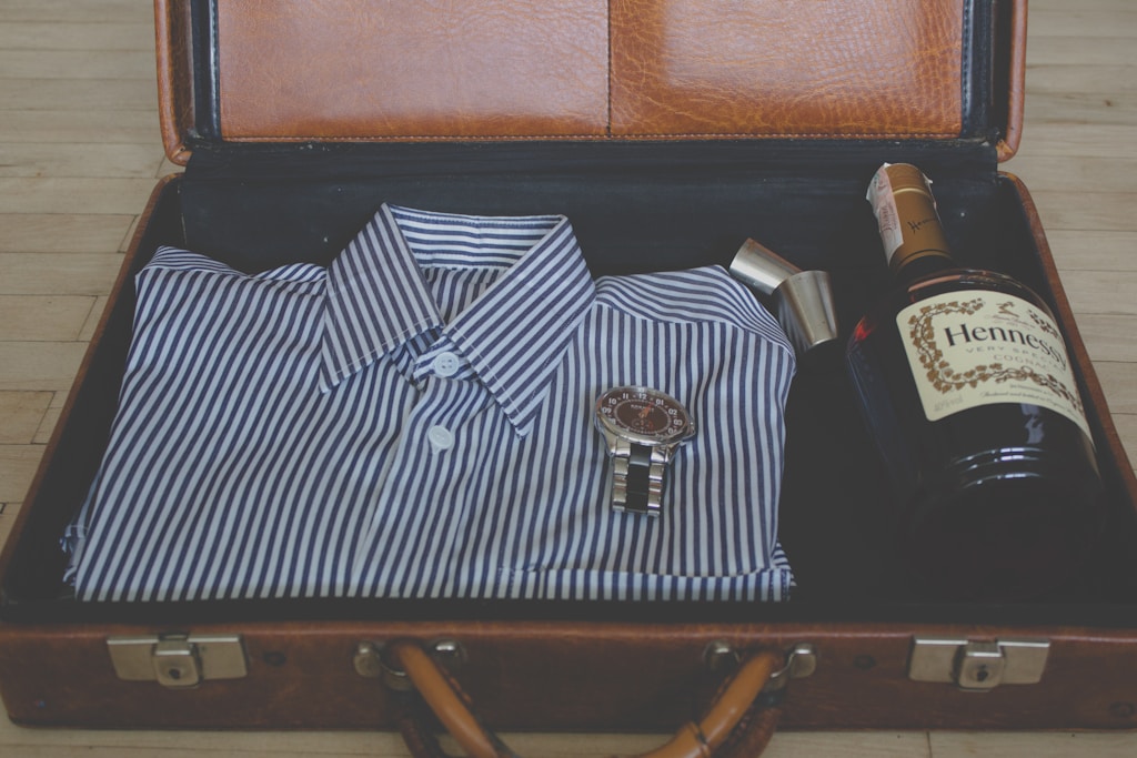 Flying With Wine Confidently: How To Check-In Wine On Flights? – Advanced  Mixology