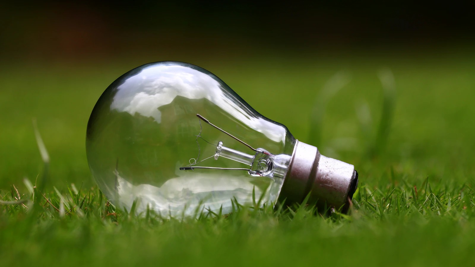 Energy-efficient LED lighting design in a Saudi building