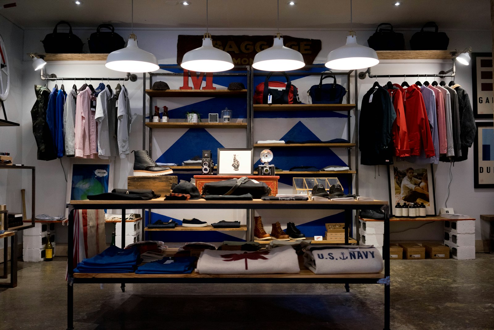 Sony Sonnar T* FE 35mm F2.8 ZA sample photo. Clothes store interior photography