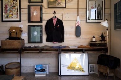 Old Town NOTL wander — stop on the NOTL Unpretentious Orchard Bike Ride day trip