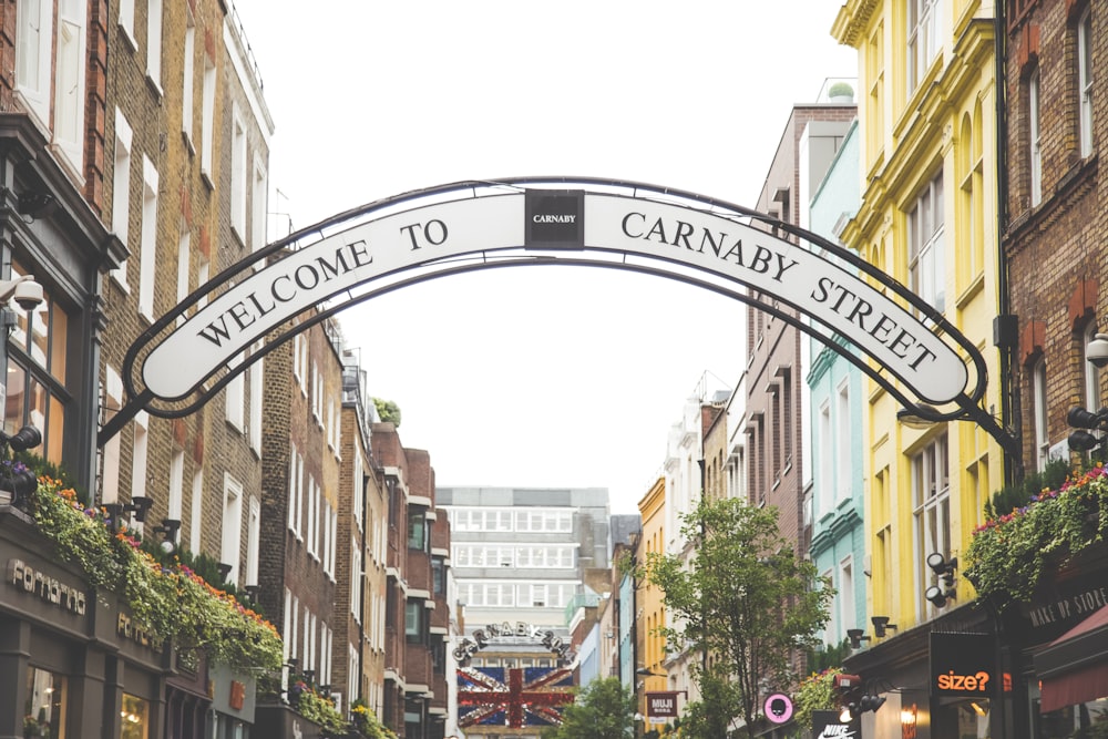 preto e branco Bem-vindo à sinalização da Rua Carnaby