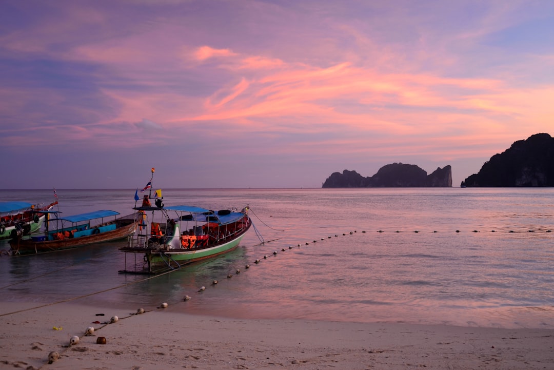 Beach photo spot Ko Phi Phi Don Ko Tapu (James Bond Island)