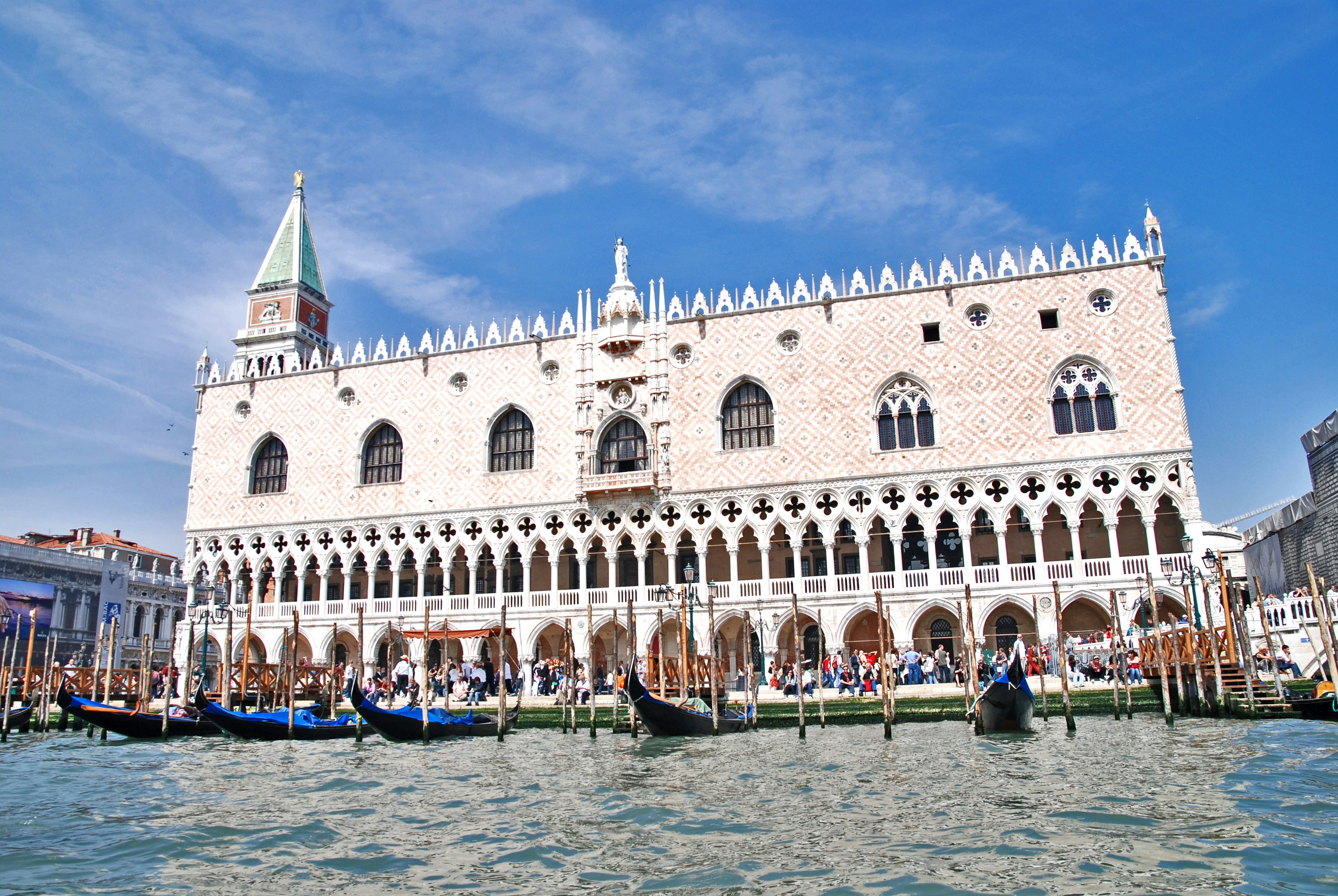 Free Unsplash photo from Fritz Fjellaker