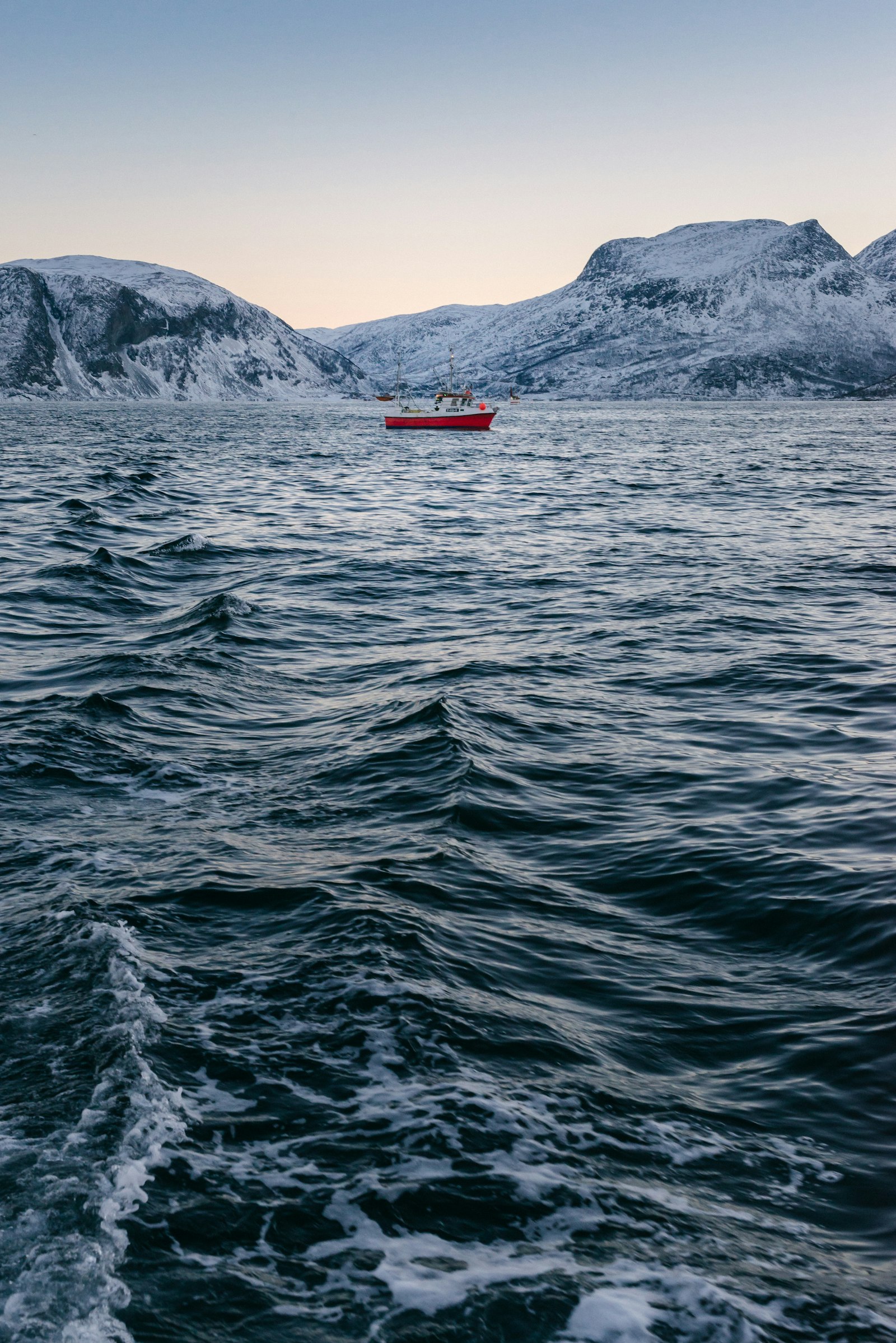 Nikon D610 + Nikon AF-S Nikkor 50mm F1.4G sample photo. Red boat in on photography