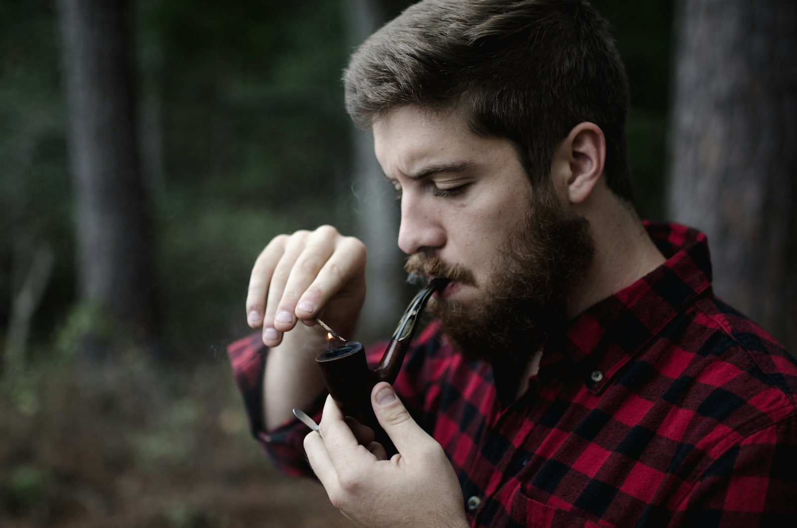 Sigma 35mm F1.4 DG HSM Art sample photo. Man smoking smoking pipe photography