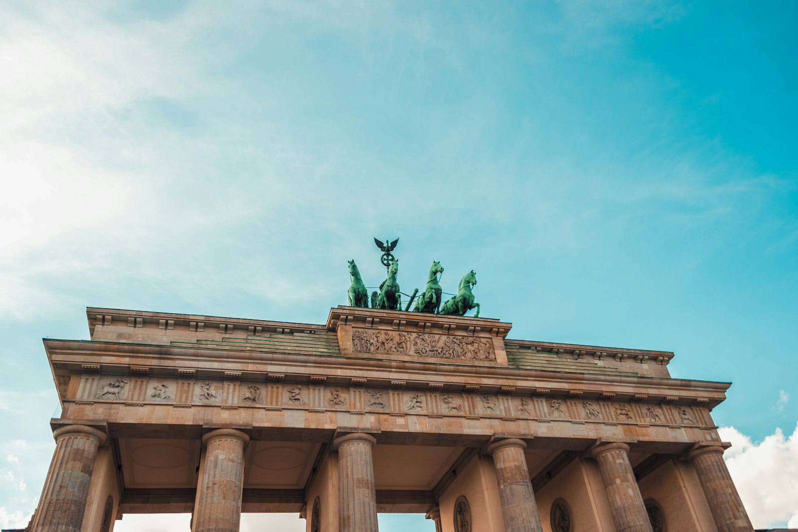 Nikon D750 + Nikon AF-S Nikkor 28-300mm F3.5-5.6G ED VR sample photo. Brandenburg gate, germany photography