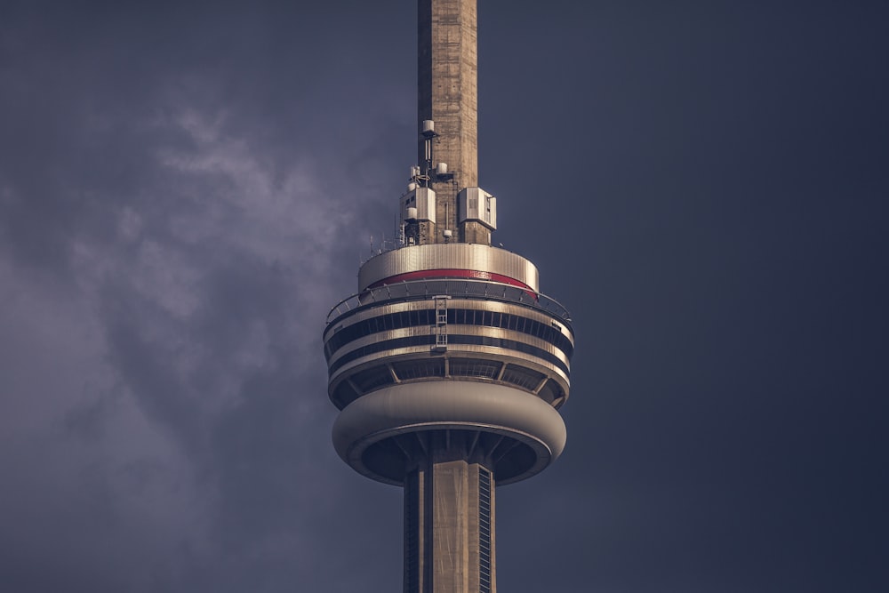 Fotografía de primer plano de la torre