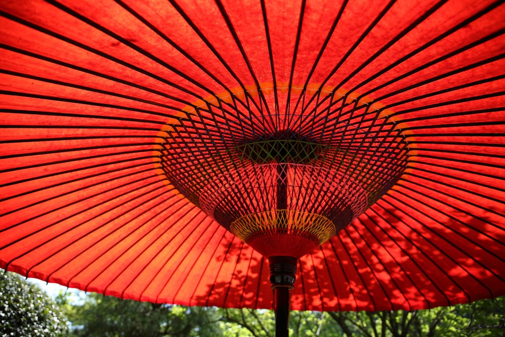 sombrilla de patio roja
