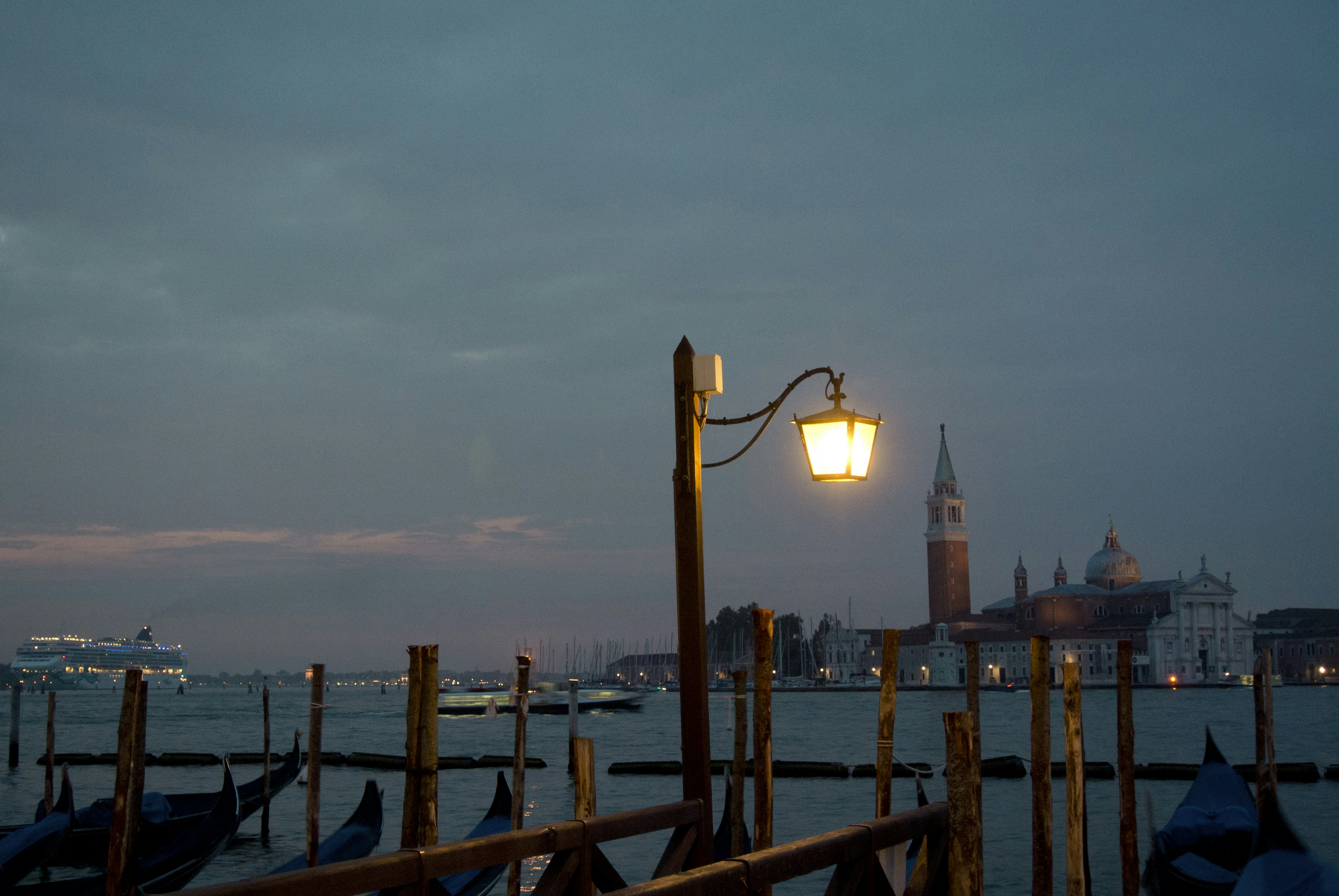 Free Unsplash photo from Jonathan Pielmayer