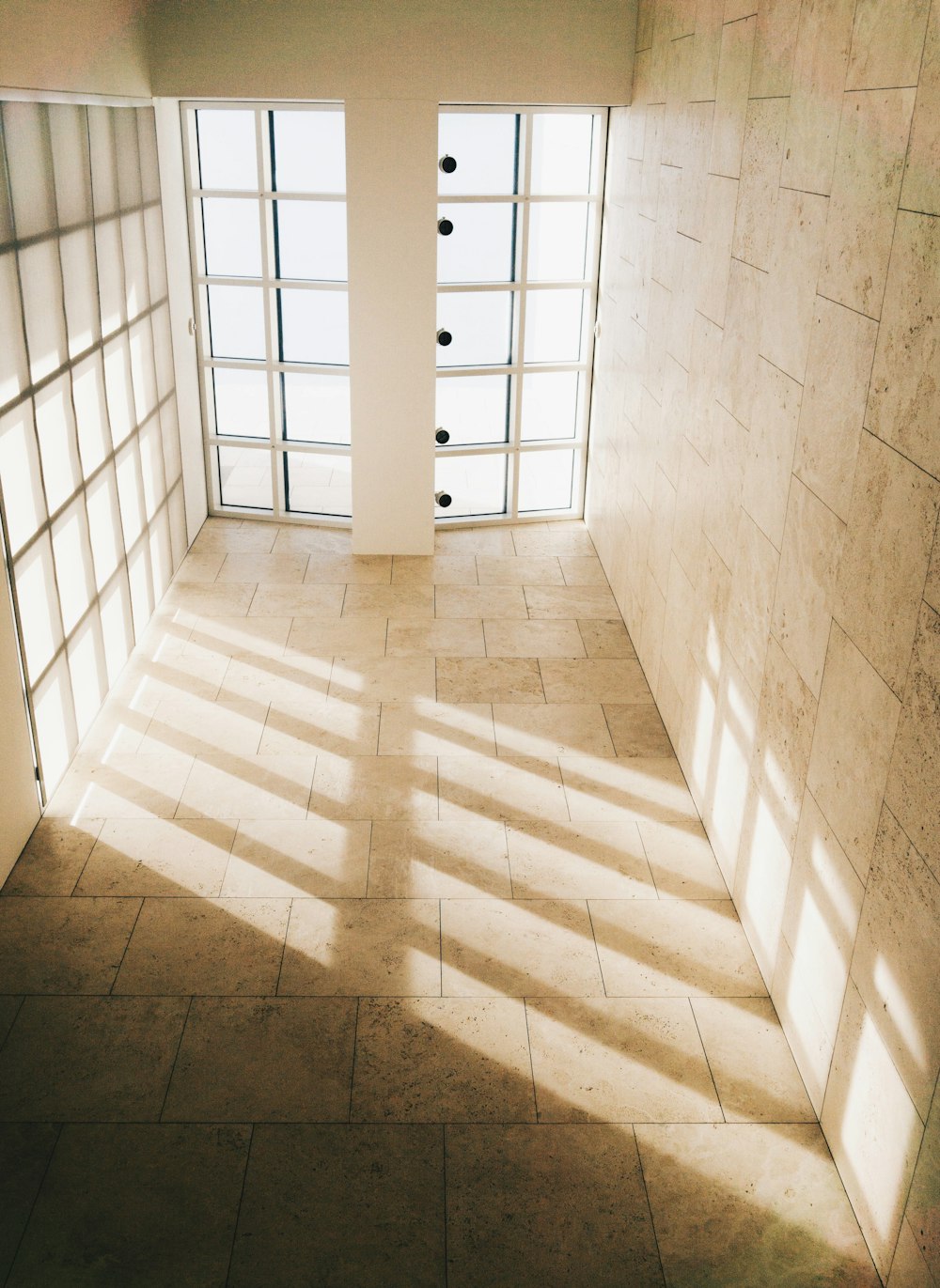 Interior de la habitación marrón