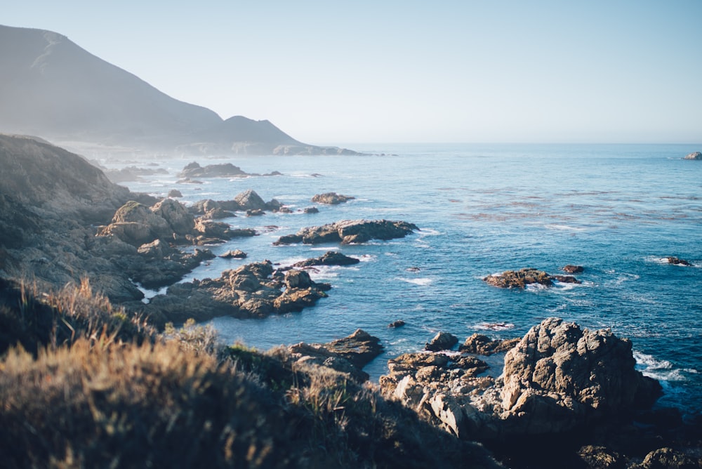 vista para o mar durante o dia