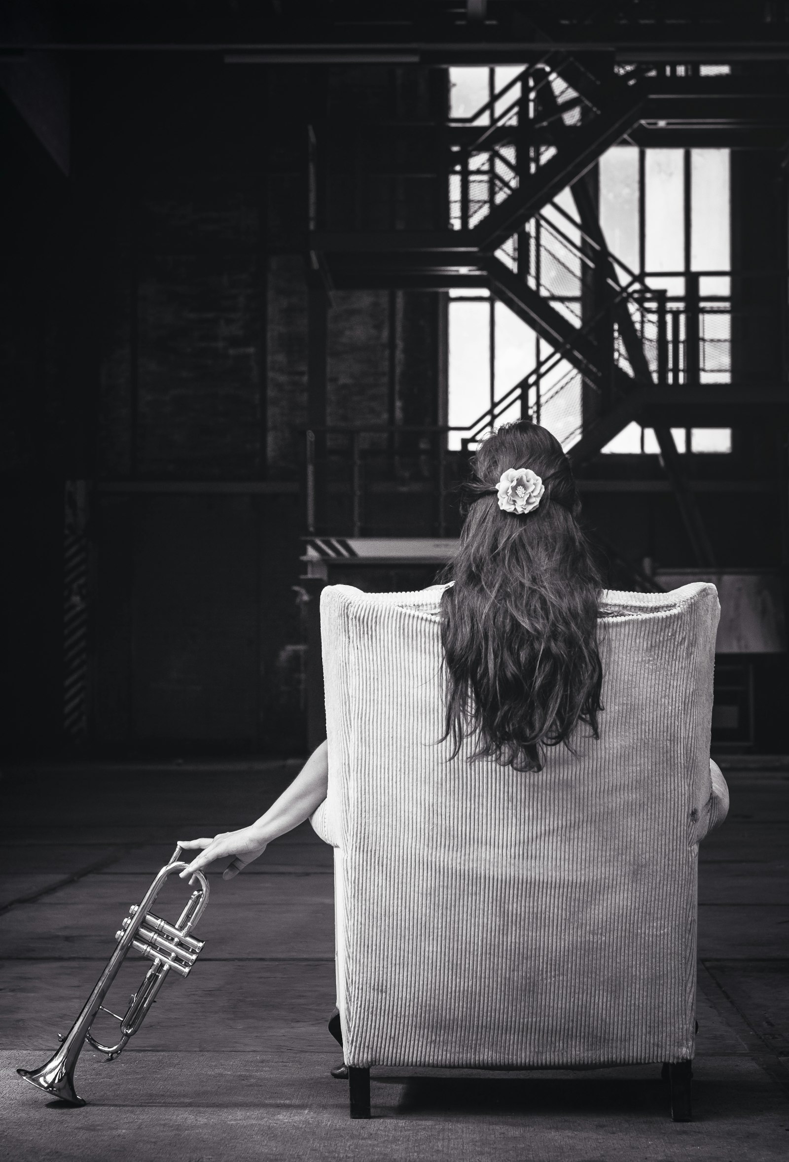 Nikon D300S + Nikon AF-S Micro-Nikkor 60mm F2.8G ED sample photo. Woman sitting on chair photography