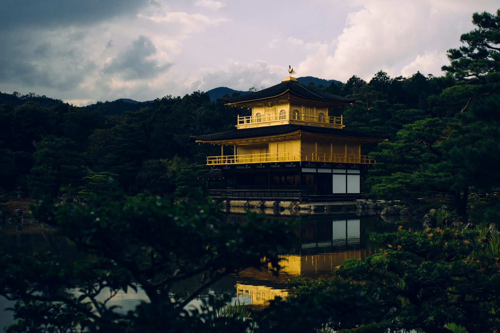 Canon EF 24mm F2.8 IS USM sample photo. Yellow and black pagoda photography