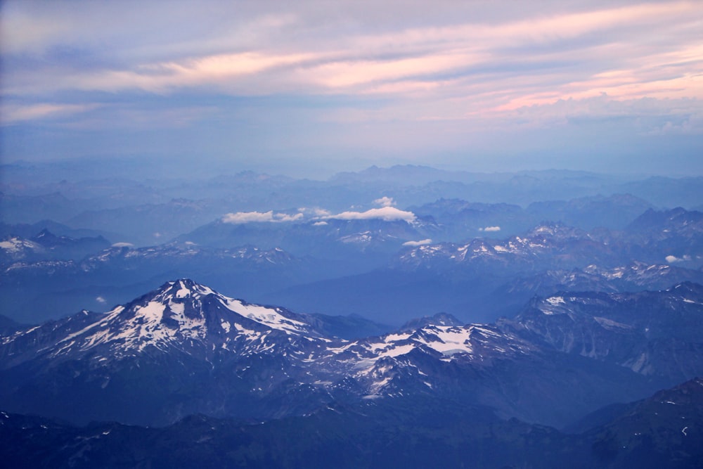 ロッキー山脈の航空写真