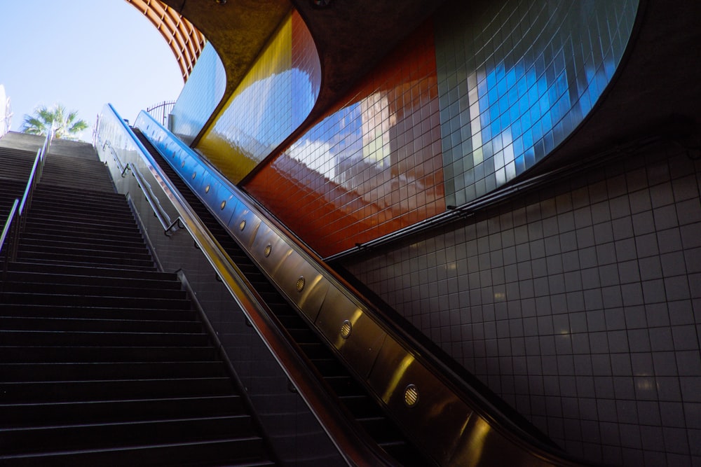 Escalera de túnel