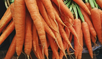 closeup photo of bunch of orange carrots