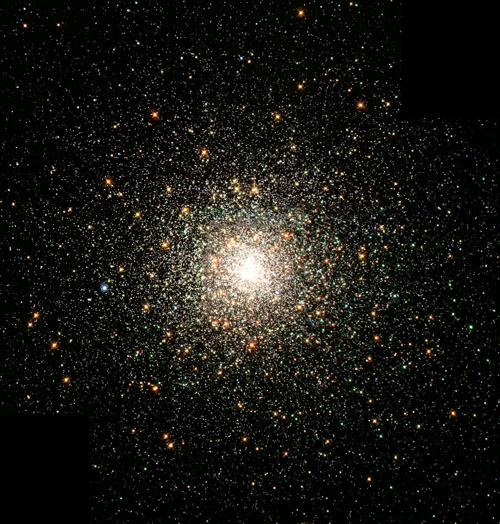 A close-up photo of the bright center of a star cluster.