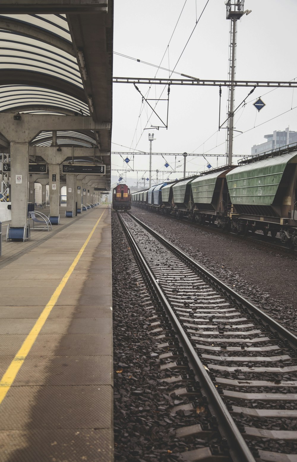 Gare avec rail de train