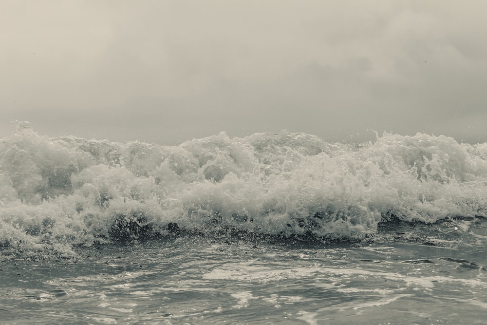 水波のタイムラプス写真