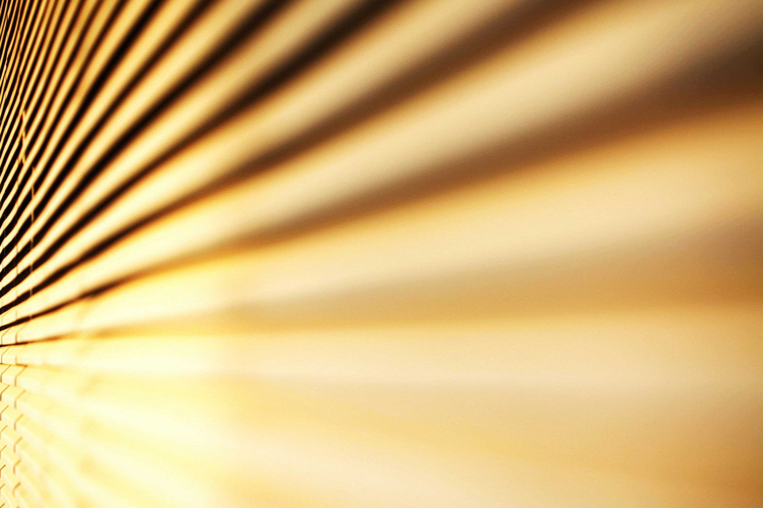 Medinės langų žaliuzės