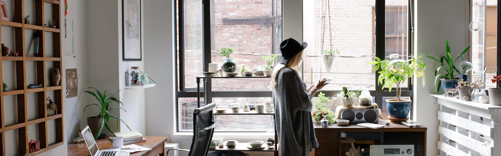 FLAT. | 2 best free flat, indoor, window and plant photos on Unsplash