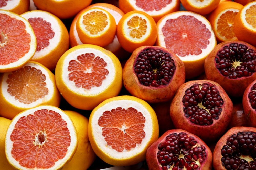 ザクロとオレンジの果実
