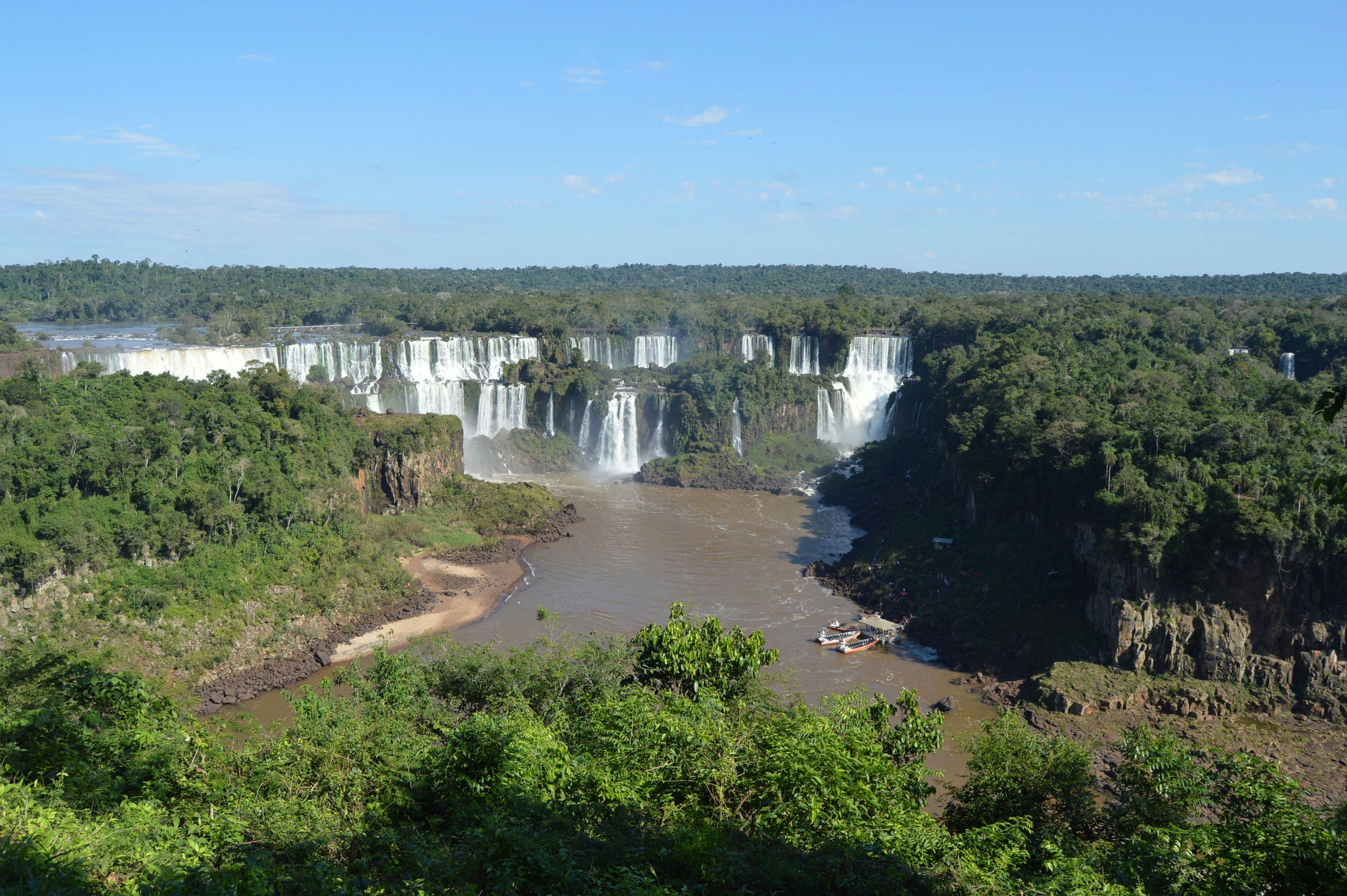 Free Unsplash photo from Claudia Comaru