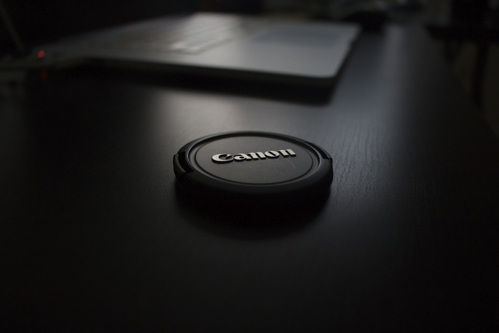 블랙 캐논 줌 렌즈 커버의 얕은 초점 촬영