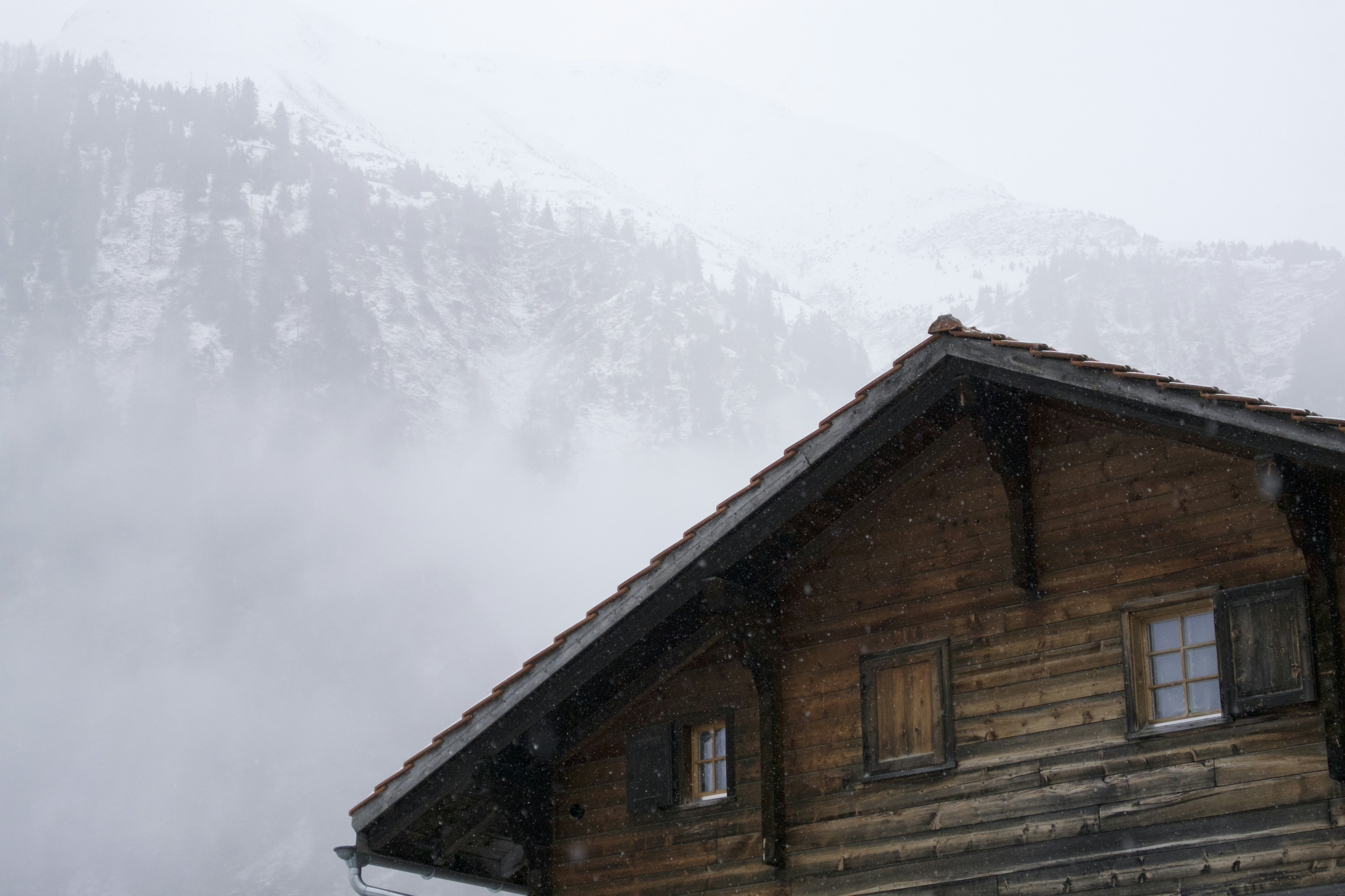 Free Unsplash photo from Simon Caminada