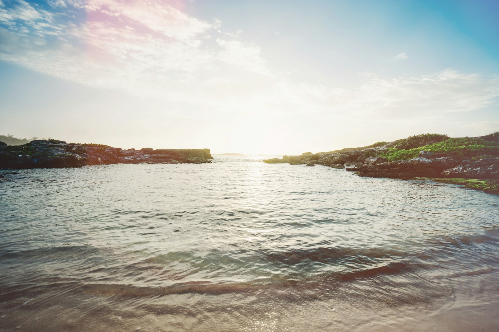 Sony a7 II + Sony Vario-Tessar T* FE 16-35mm F4 ZA OSS sample photo. Calm water with brown photography