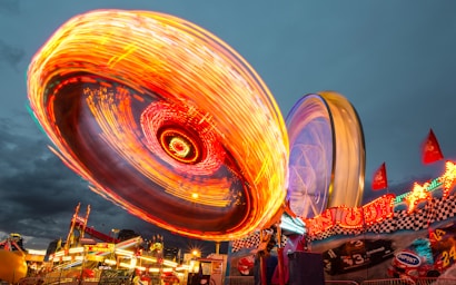 shapes for photo composition,how to photograph multicolored amusement park ride
