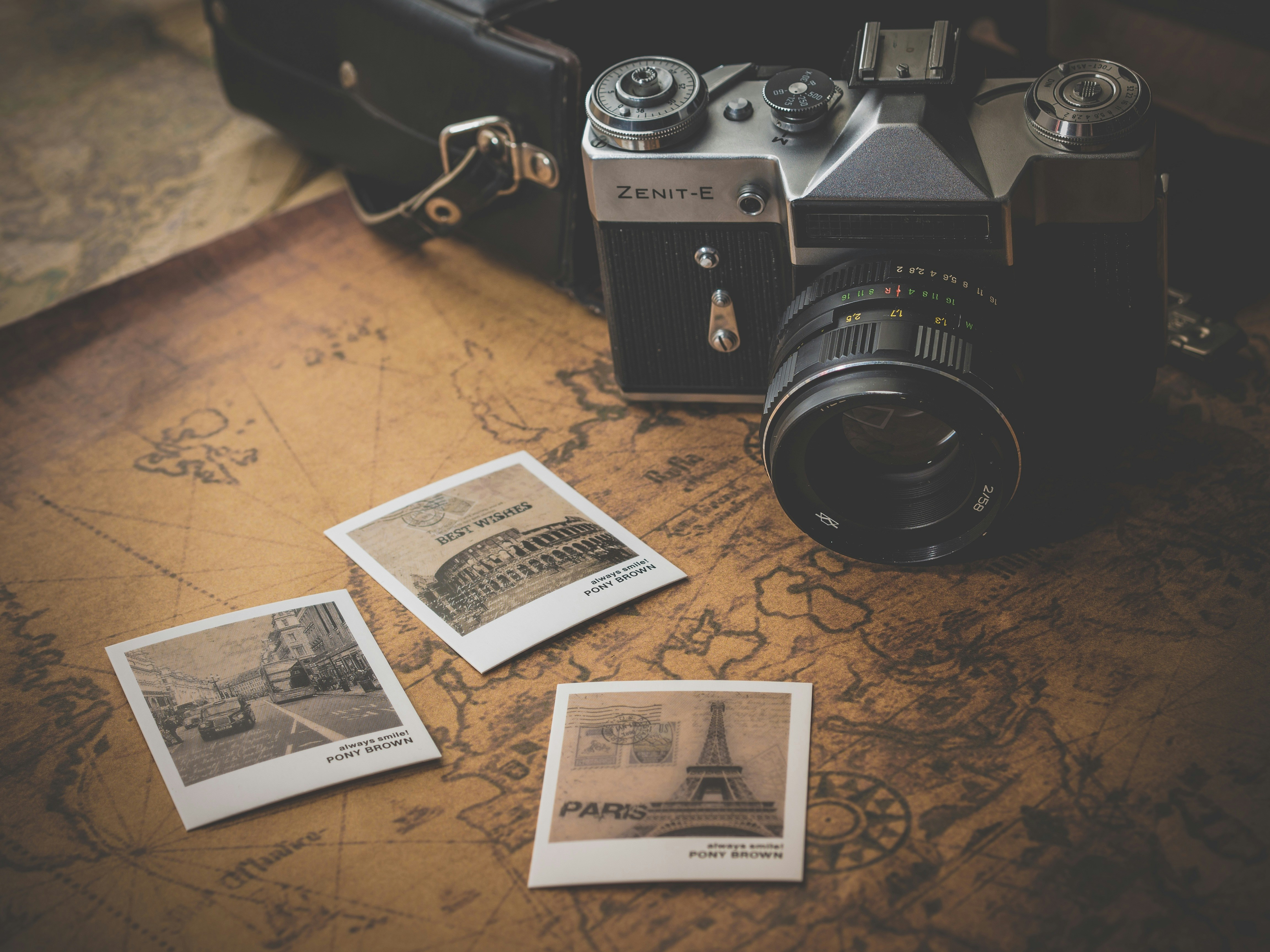 photo-1452587925148-ce544e77e70d?ixid=M3wxMjA3fDB8MXxzZWFyY2h8M3x8cmVkZGl0JTIwYmVzdCUyMGNhbWVyYSUyMGZvciUyMHRyYXZlbGluZyUyMHRoZSUyMHdvcmxkfGVufDB8fHx8MTc4NzY2NjMyNHww\u0026ixlib=rb-4.1.0