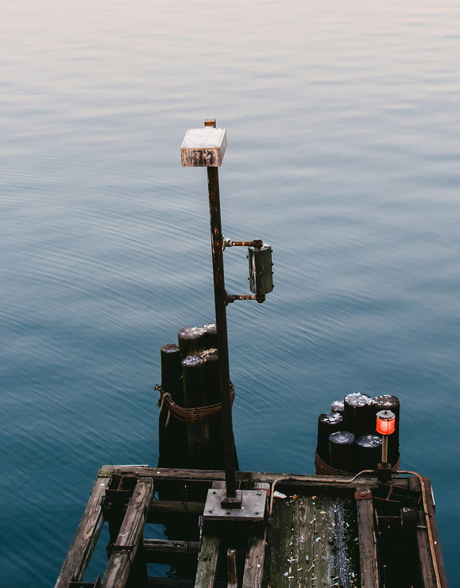 Nikon D750 + Nikon AF-S DX Nikkor 35mm F1.8G sample photo. Brown boat on body photography