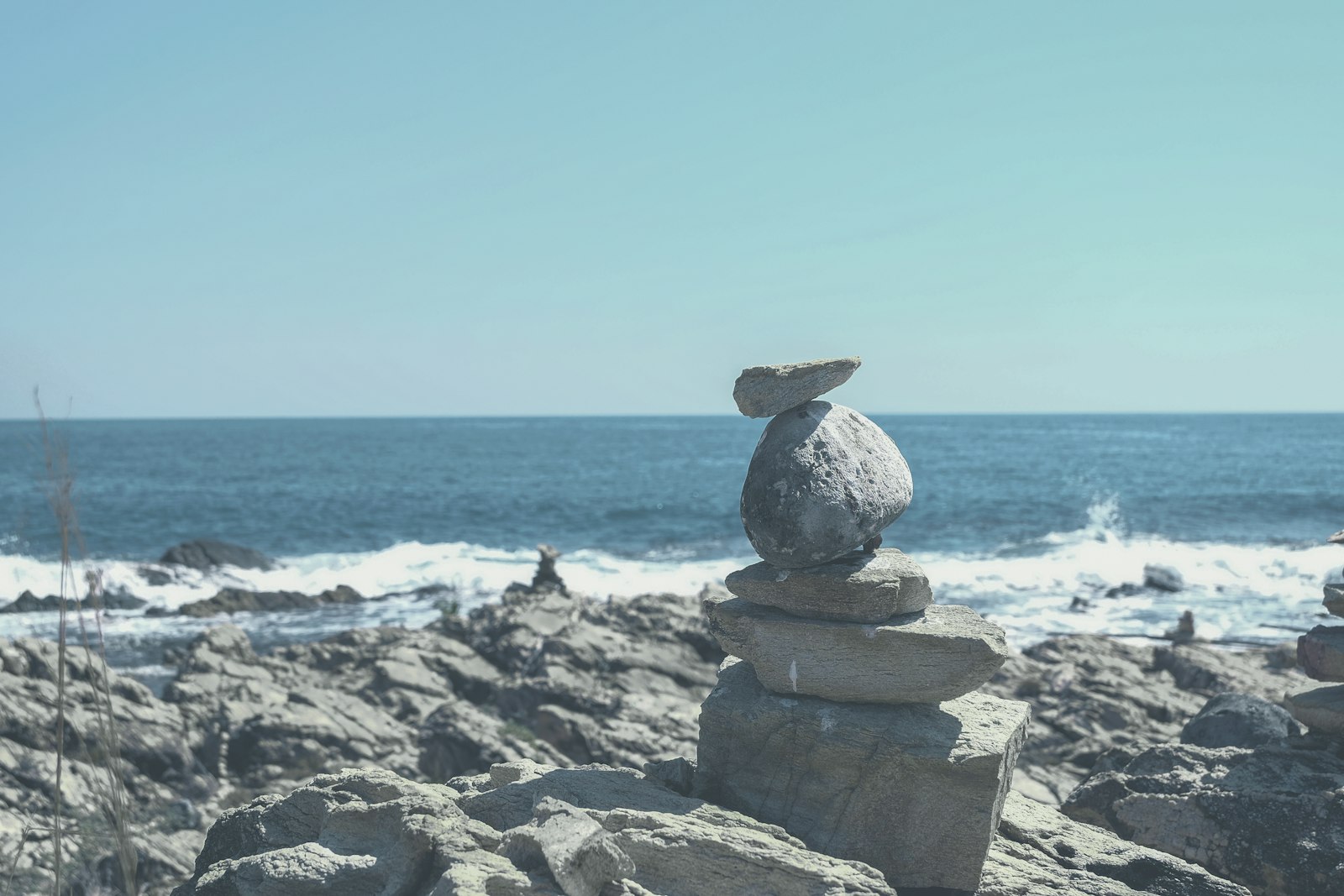 Fujifilm X-T10 + Fujifilm XC 16-50mm F3.5-5.6 OIS II sample photo. Gray stone formation on photography