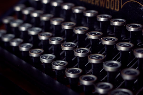 Fugitive Writing Machines