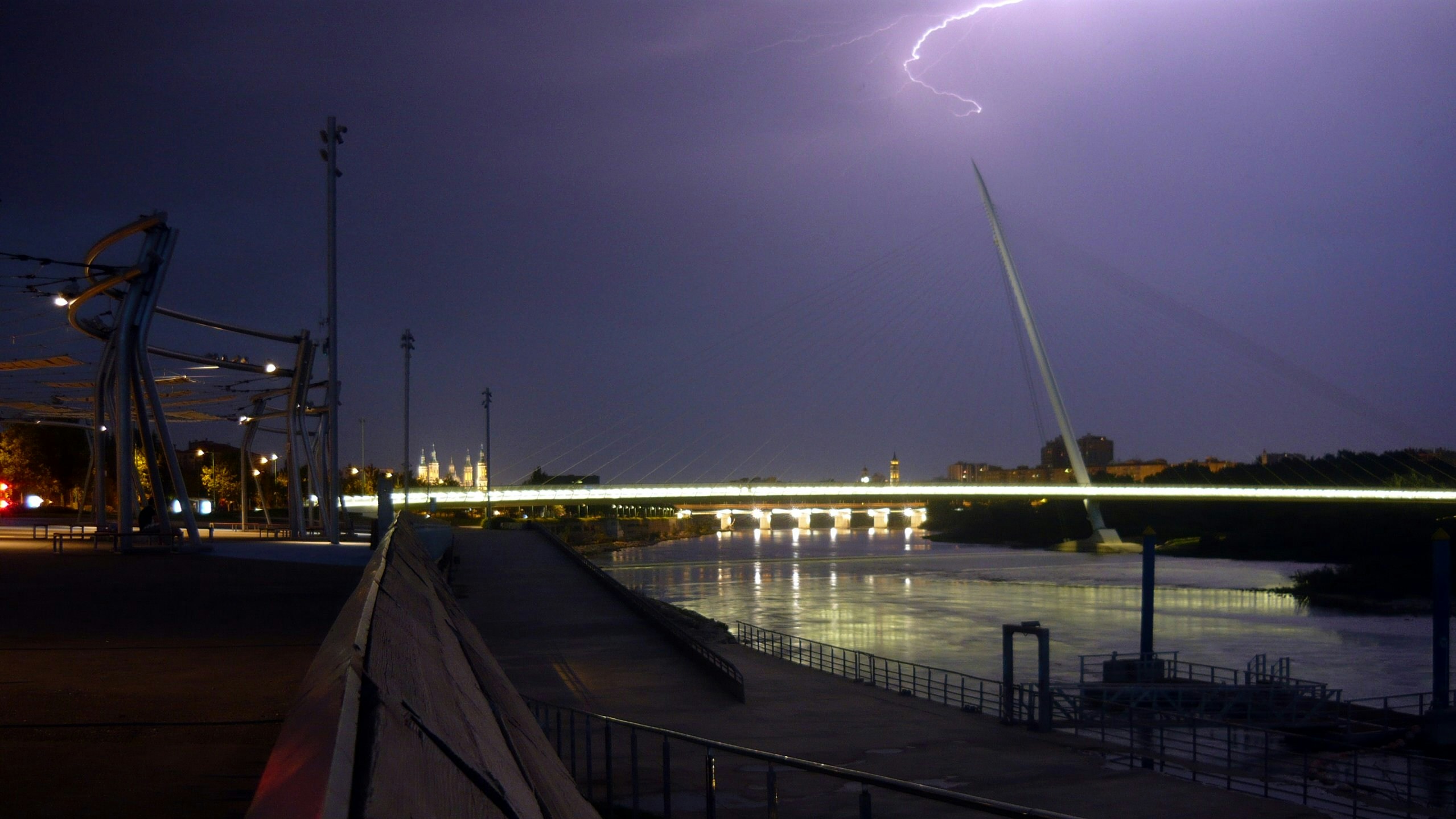 Free Unsplash photo from Carlos Contreras