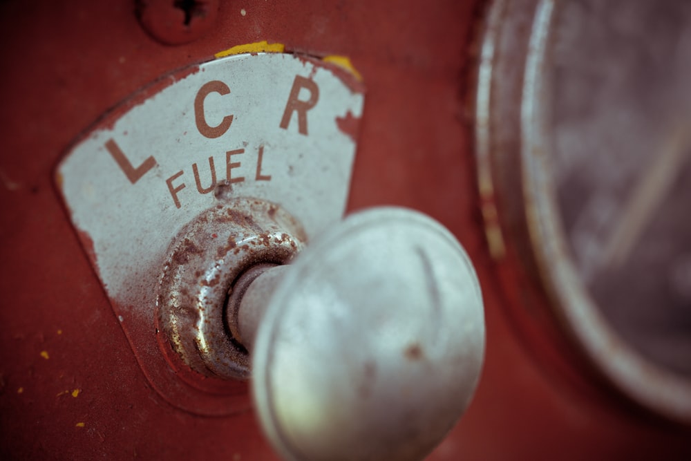 bouton de carburant LCR gris