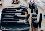 black makeup brush set