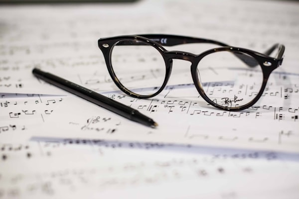 Music Theory for Singers: Free Guide for Beginners