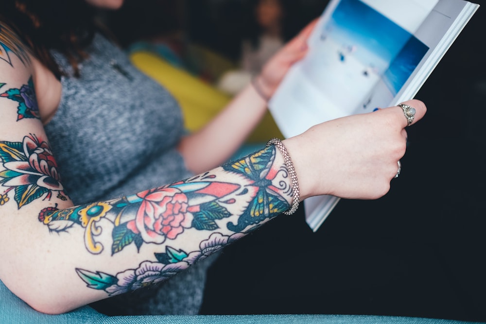 livre de lecture de femme